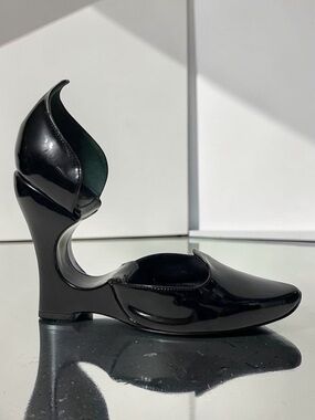 NWOB LOUIS VUITTON Authentic Extreme Babouche Cutout Archless Rip-Off Pumps 37
